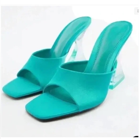 NWT Zara Aqua Blue Satin Mules with Clear Acrylic Heels - Bloggers Fave - Picture 2 of 12